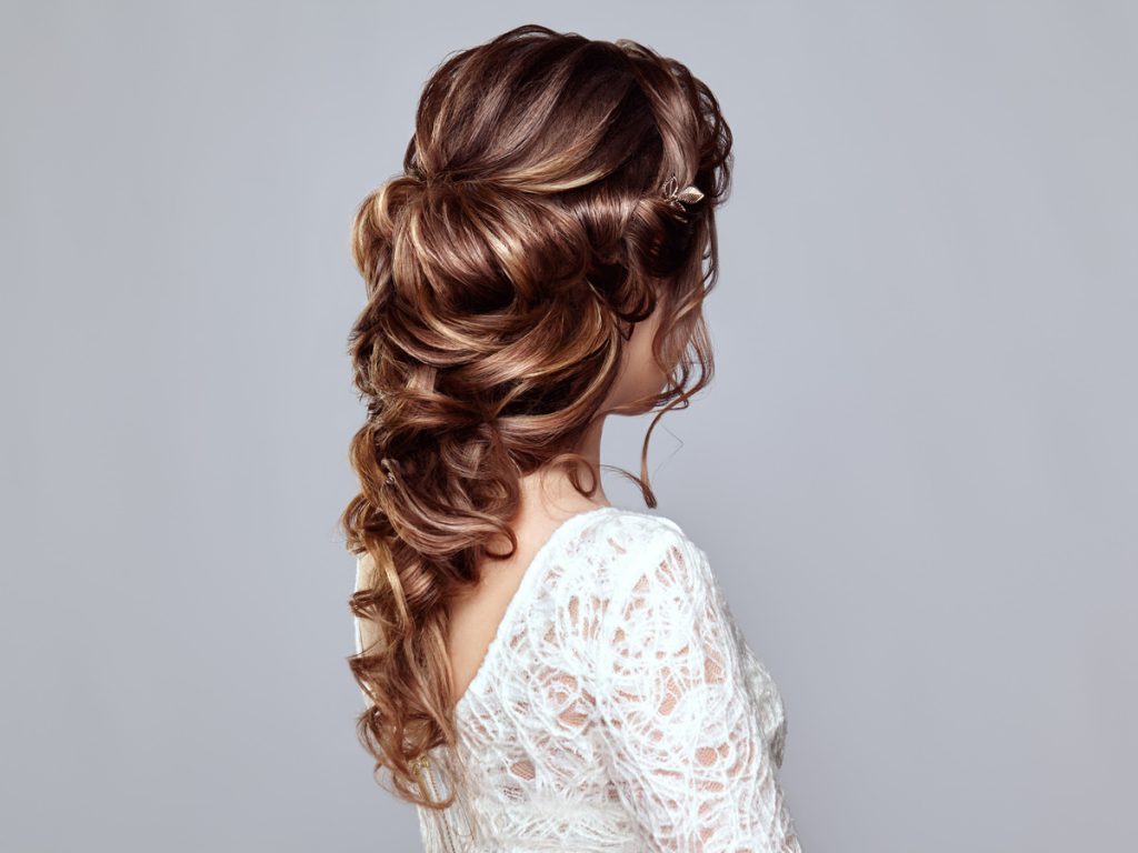 Capelli Sposa Tante Idee Per L Acconciatura Per Il Vostro Outfit Matrimonio